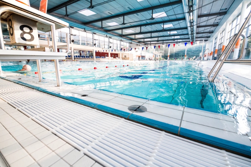 sportwelt-becken-ecke-startblock-froschansicht
